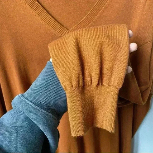 Treasure & Bond Burnt Orange V-Neck Cashmere Blend Sweater, Size M - Picture 6 of 11